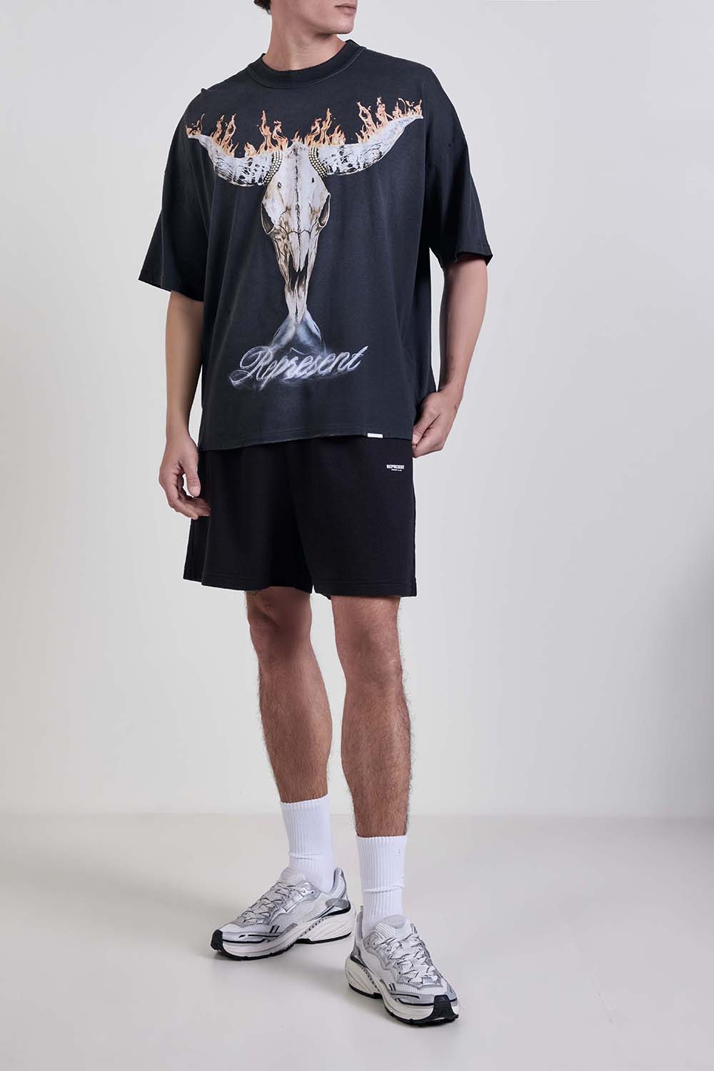 חולצת טי בגזרה משוחררת